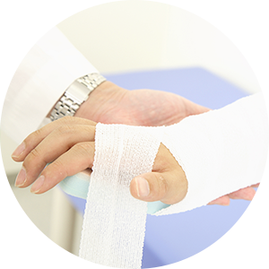 ケガ、切り傷、虫刺され、やけどなどの処置